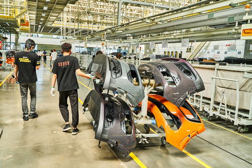 試駕國產(chǎn)小鋼炮領(lǐng)克02hatchback 探訪領(lǐng)克汽車工廠