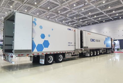 重慶造 國(guó)內(nèi)首款雙掛汽車列車正式亮相